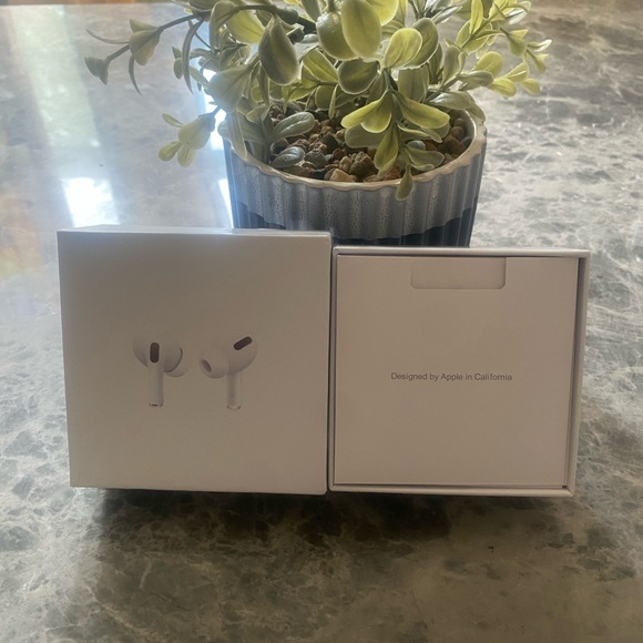 Apple AirPods Pro with White Charging Case